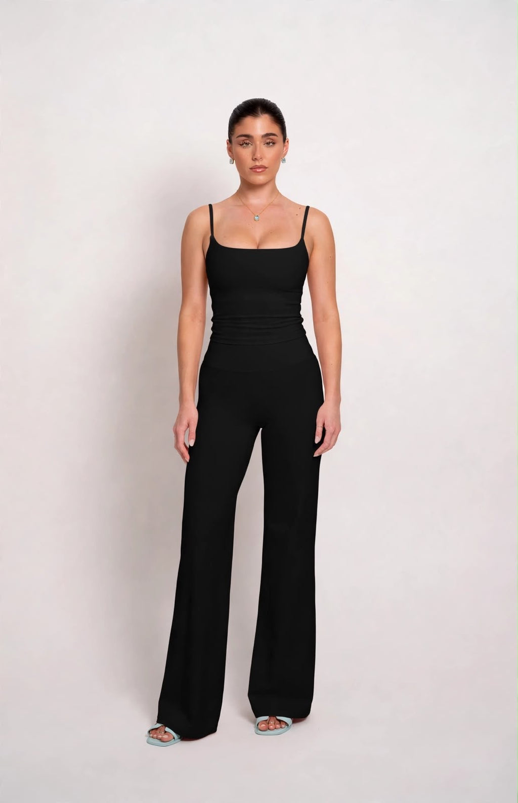 TOP SARA TANK - 2 FLARE NEGRO