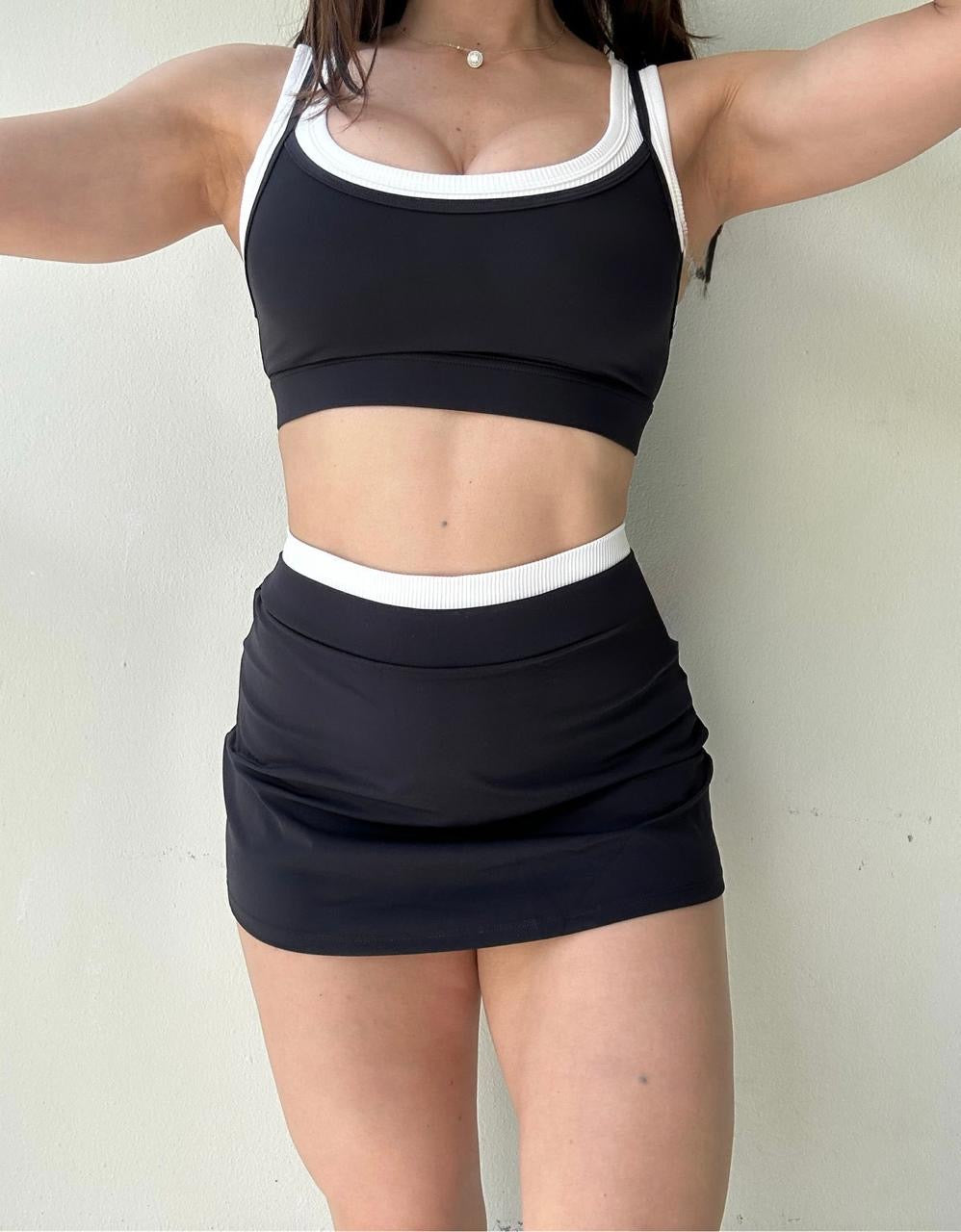 T SHIRT NEGRO - SET FALDA