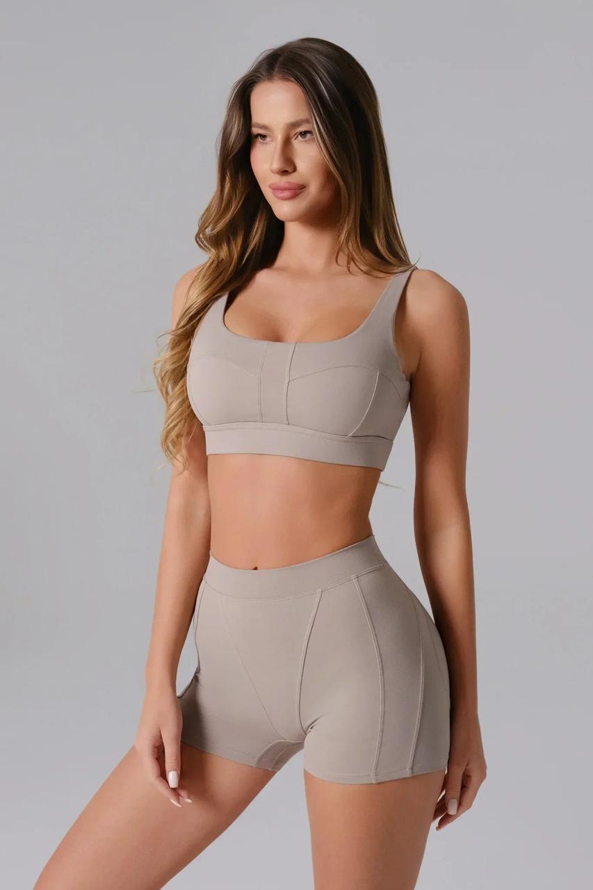 TOP NEGRO BEIGE ASTRAL